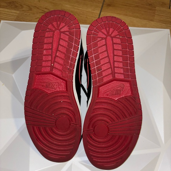 Men's Nike Air Jordan Future Low Red sneakers  US Size 9.5 - Picture 2 of 6